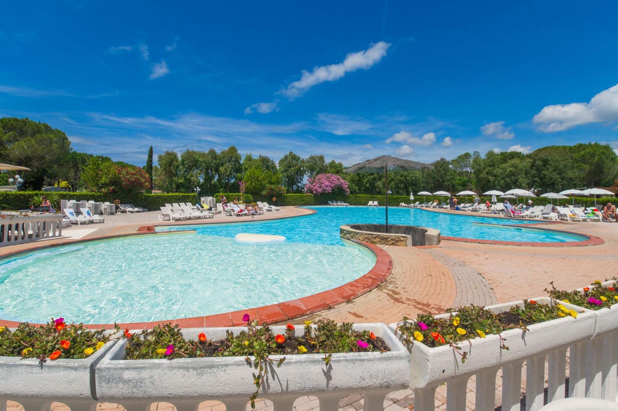 Camping Arcobaleno Marina Di Bibbona Kültér fotó